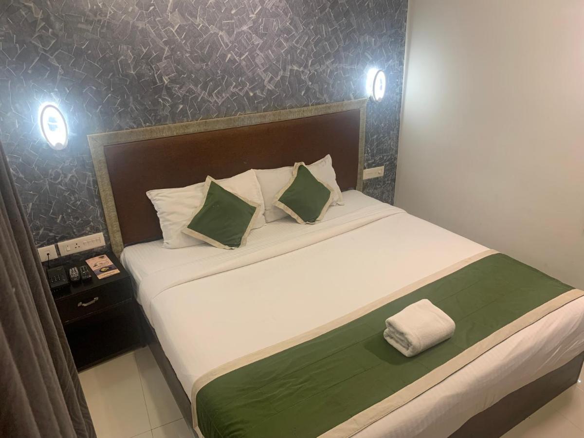 Hotel Greenlife Kochi Exteriör bild
