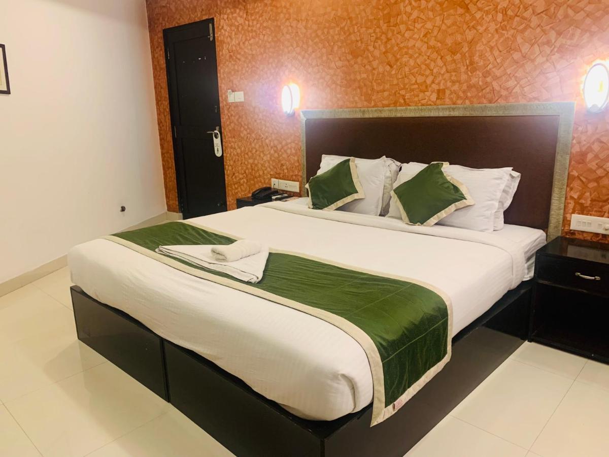 Hotel Greenlife Kochi Exteriör bild